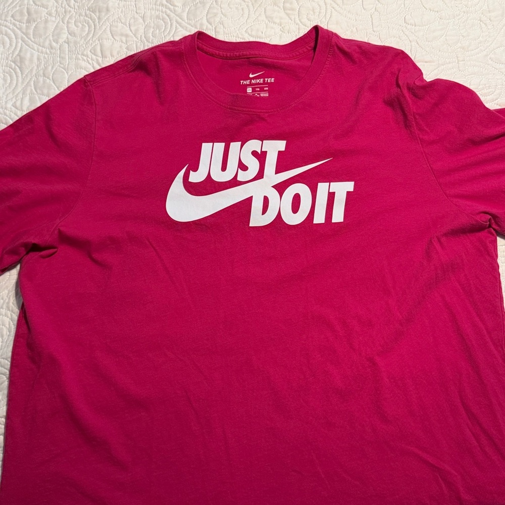 Nike Men's Vibrant Pink Just Do It T-Shirt